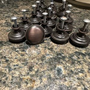 Cabinet knobs